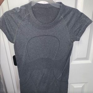 Grey lululemon swiftly tech size 6